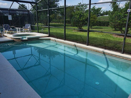 GB4P1609MSD-private-screened-in-patio-with-pool-and-spa