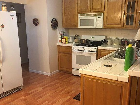 2nd image of 713 Lava Way