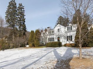 28 High St, Camden, ME 04843