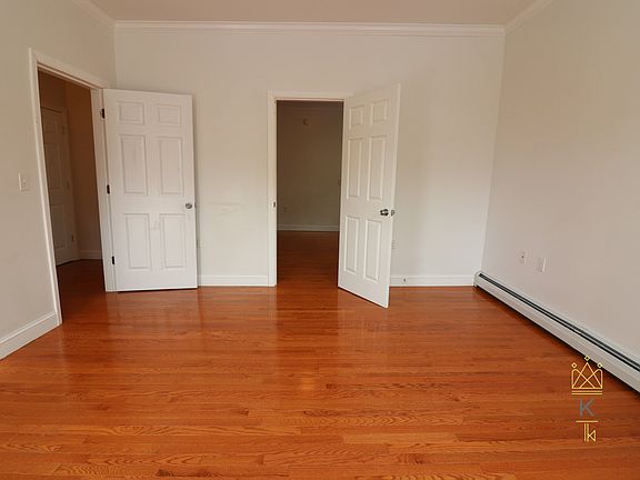 3rd image of 22 Darling St