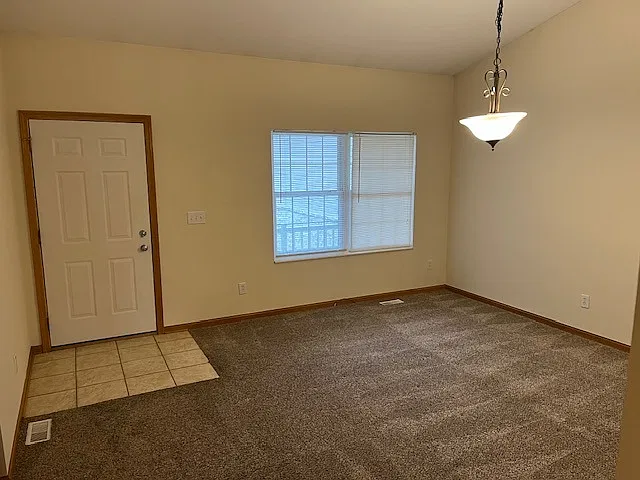 2 bed, 1690 sqft, $1,950 — Photo 3