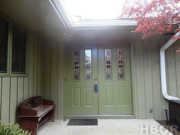 4th image of 3201 Saint Andrews Dr