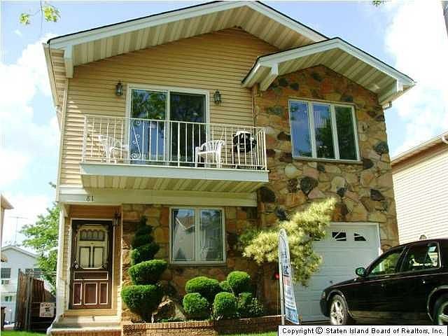 1st image of 81 Wirt Ave