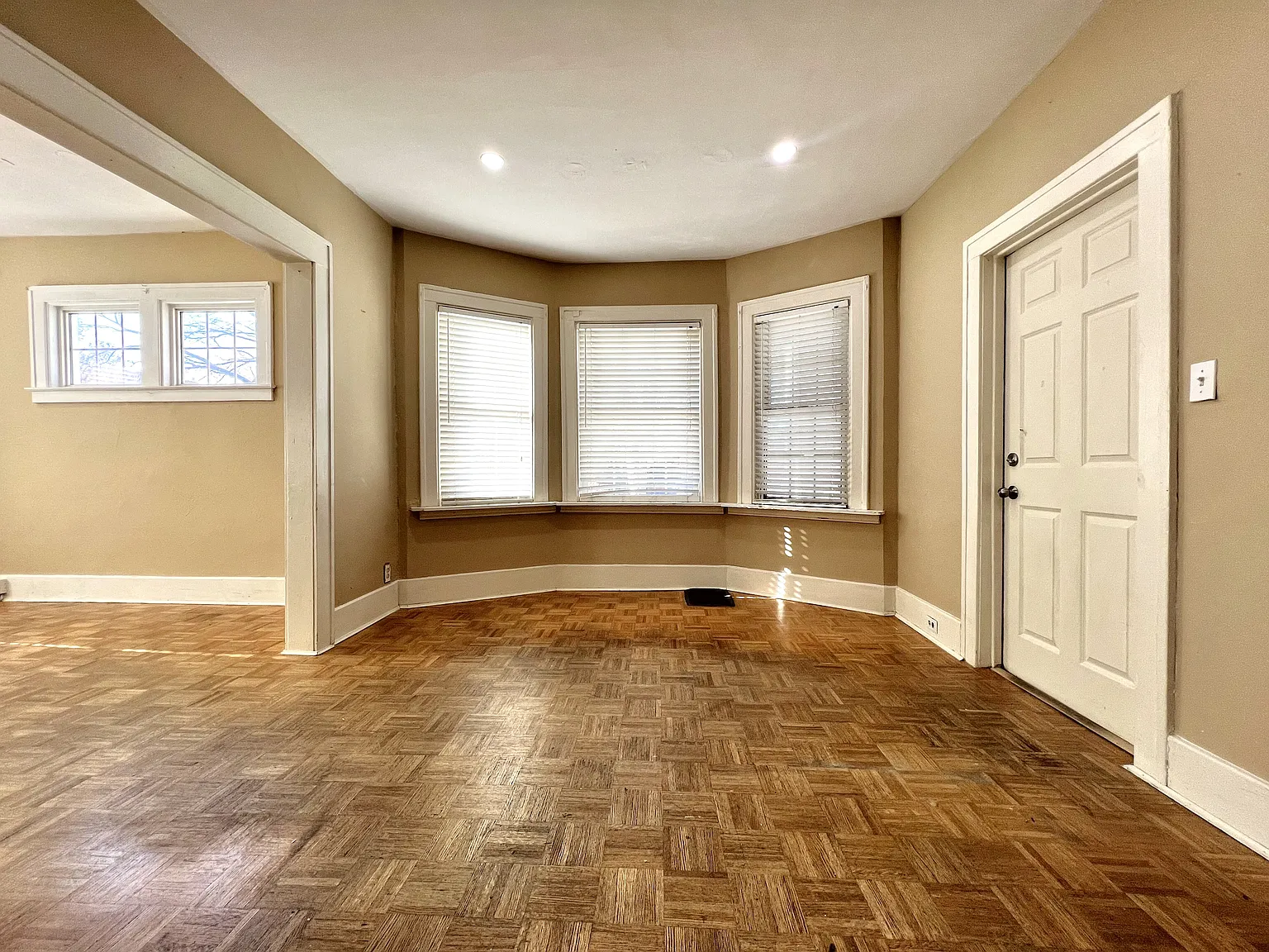120 McEwan - Main Floor Unit — Photo 3