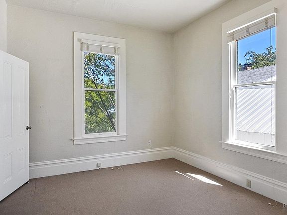 4th image of 752 Petaluma Boulevard S