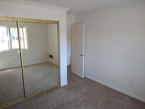 5th image of 205 Woodland Pkwy Unit 137