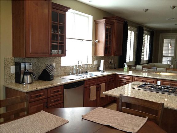 5th image of 869 Las Palomas Dr #0