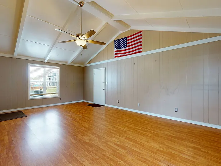 108 Hawkins Creek Ln — Photo 15
