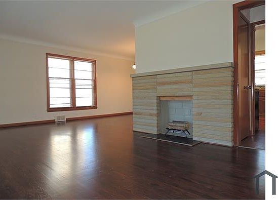 3rd image of 19324 S Lake Shore Blvd