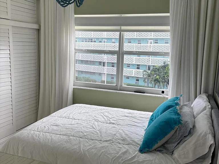 1850 S Ocean Dr #411 — Photo 10