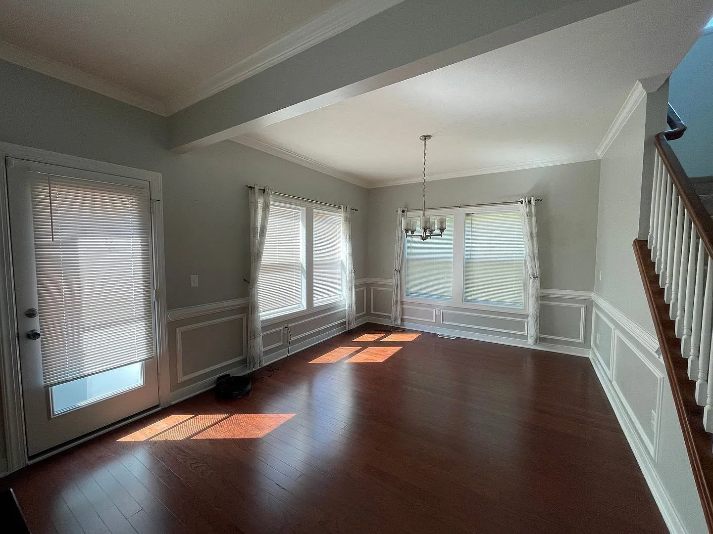 4 bed, 2.5 bath, 2619 sqft, $2,700 — Photo 3