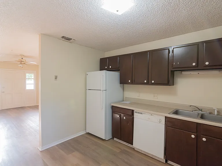 3216 Jim Lee Rd #8-B — Photo 7