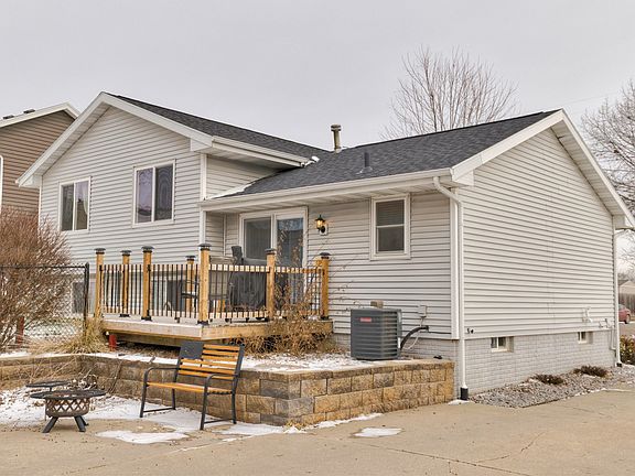 4th image of 390 Becky Lynn Blvd