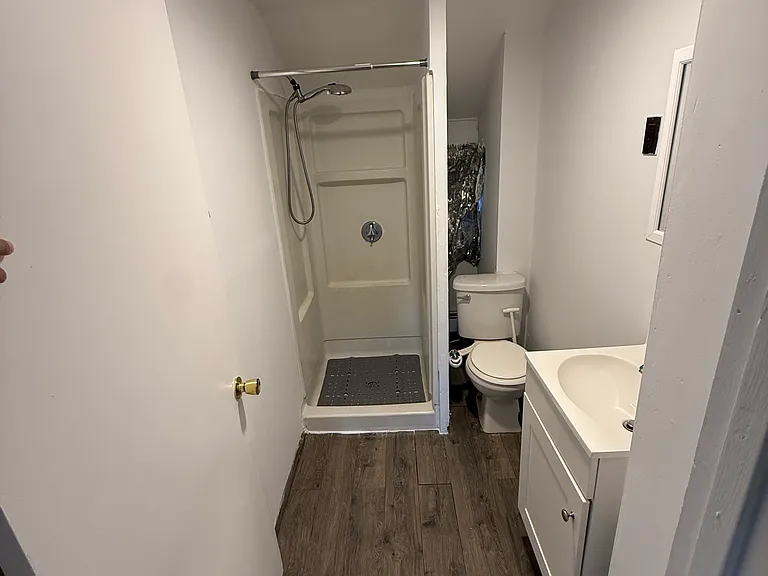 324 Admiral St #2 — Photo 5
