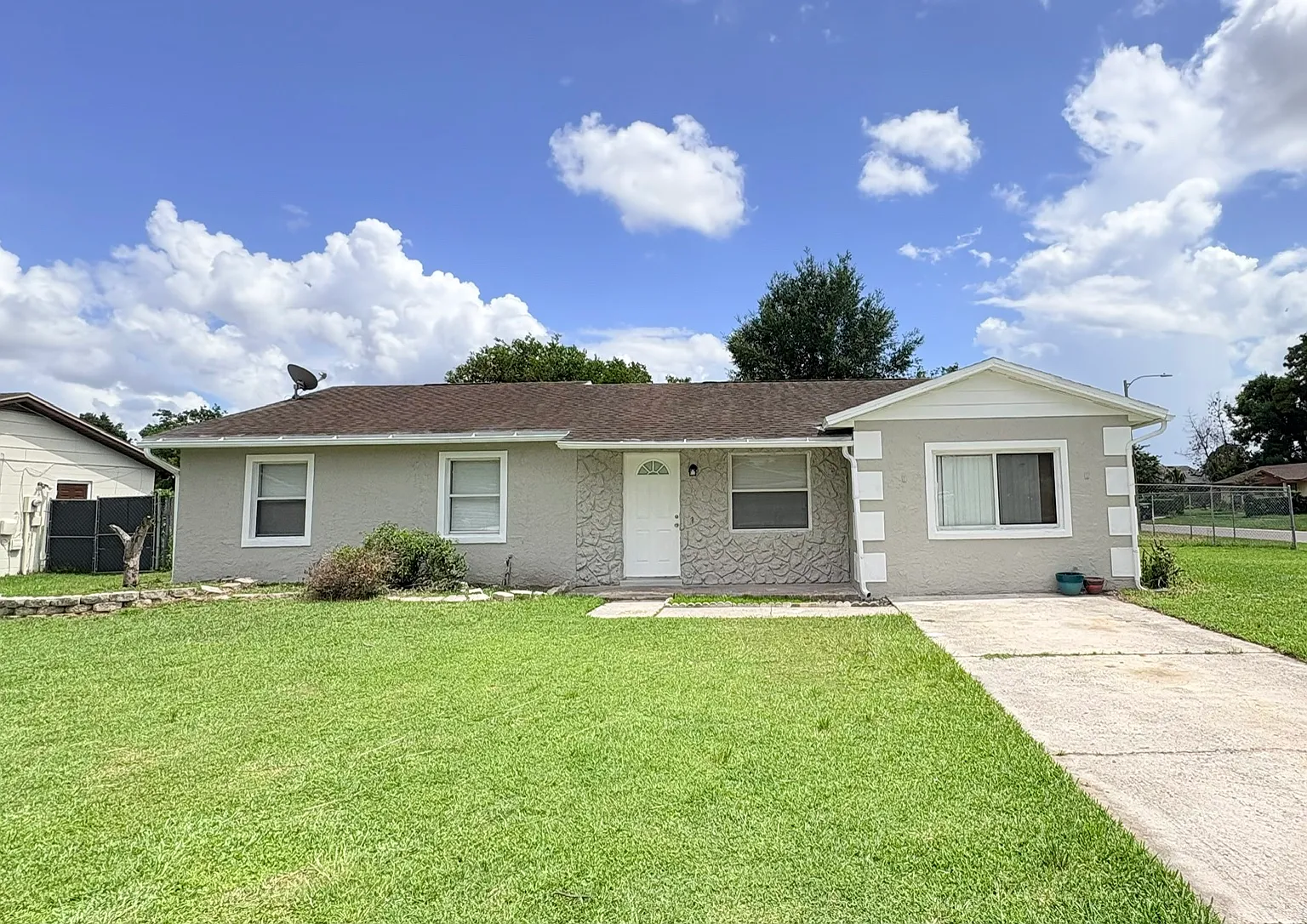 3 bed, 1480 sqft, $1,900 — Photo 1