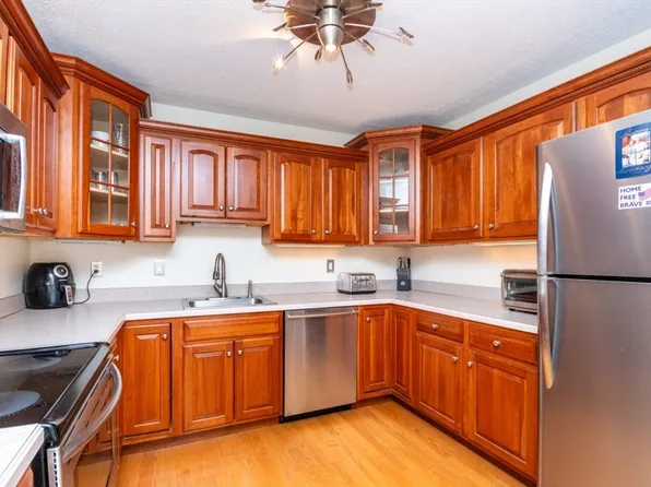 100 Marina Dr APT 604, Quincy, MA 02171