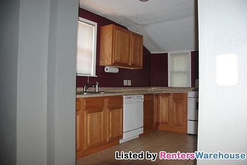 3rd image of 823 Lafond Ave