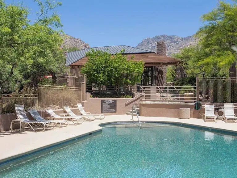 N Canyon Crest Dr — Photo 9