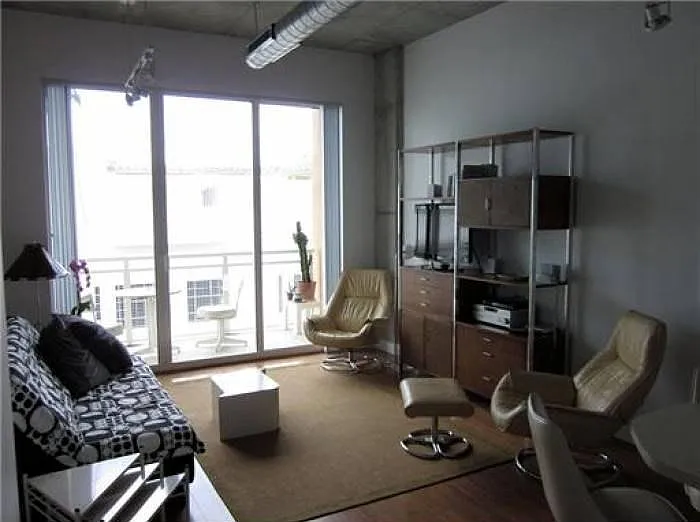 Studio, $1,950 — Photo 2