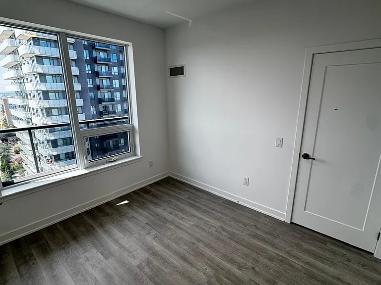 5105 Hurontario St #2809 — Photo 12