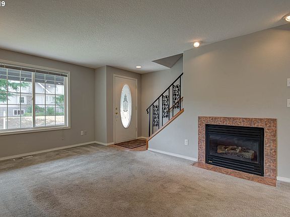 3rd image of 4613 NE Leverich Ct