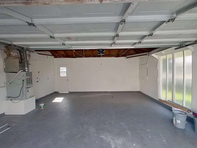 16402 Birdie Ln — Photo 12