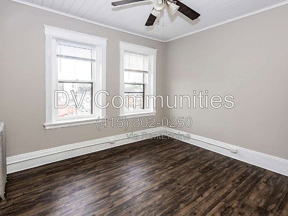 5th image of 4088 Erie St APT 21