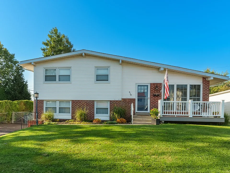 418 Hampshire Dr