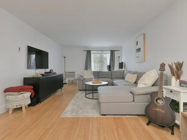 1321 Worcester Rd APT 202, Framingham, MA 01701