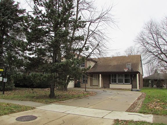 2nd image of 912 N Fairway Dr