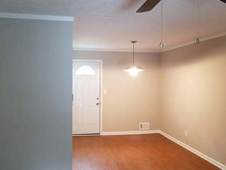 303 Cedar Creek Rd #G — Photo 4
