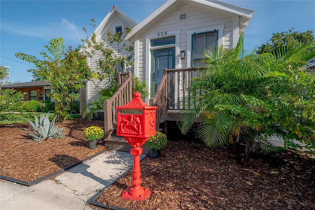2 bed, 2.0 bath, 1004 sqft, $2,695 — Photo 2