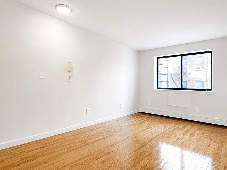 47 Cooper St #4B — Photo 2