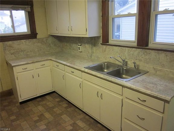 3rd image of 2228 E 29th St