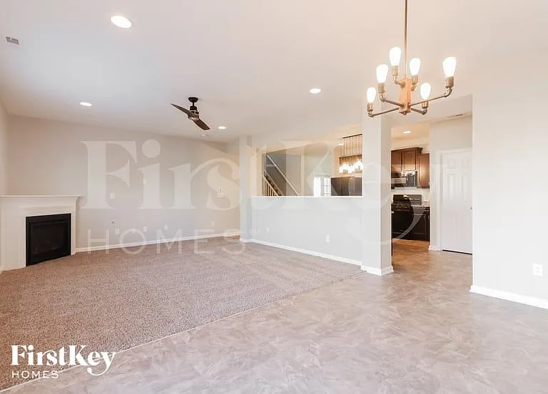 5273 Brandywine Dr — Photo 2