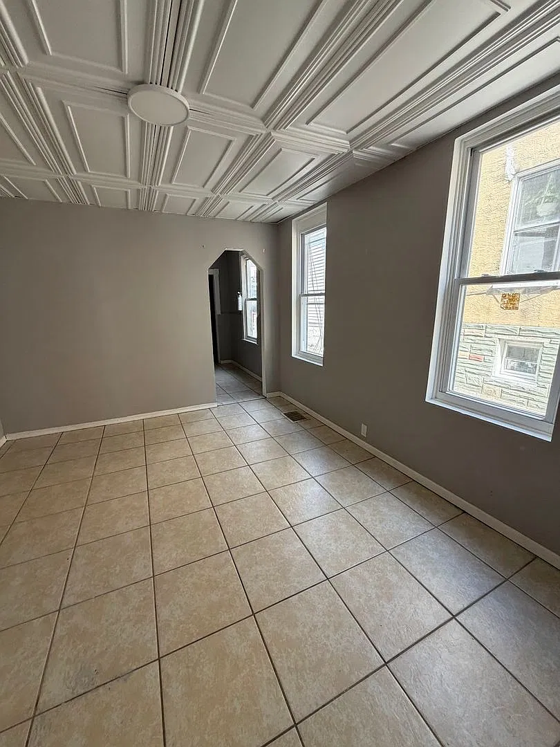 Beautiful 4-Bedroom Home with Modern Updates — Photo 4