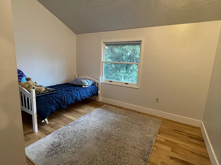 2407 NE Skidmore St — Photo 10