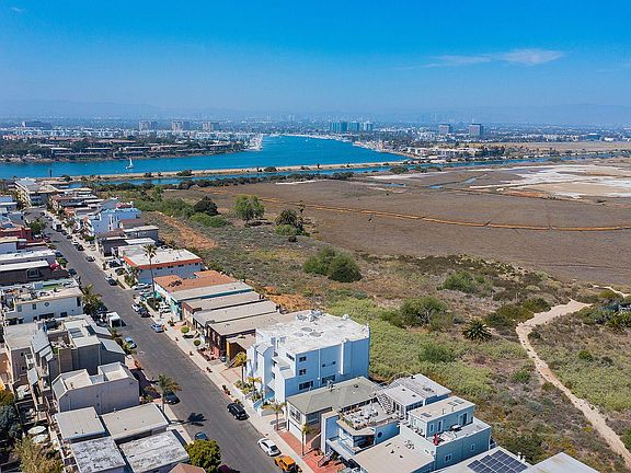 Close proximity to main channel of the Marina and sweet views of the wetlands full of beautiful animal life.