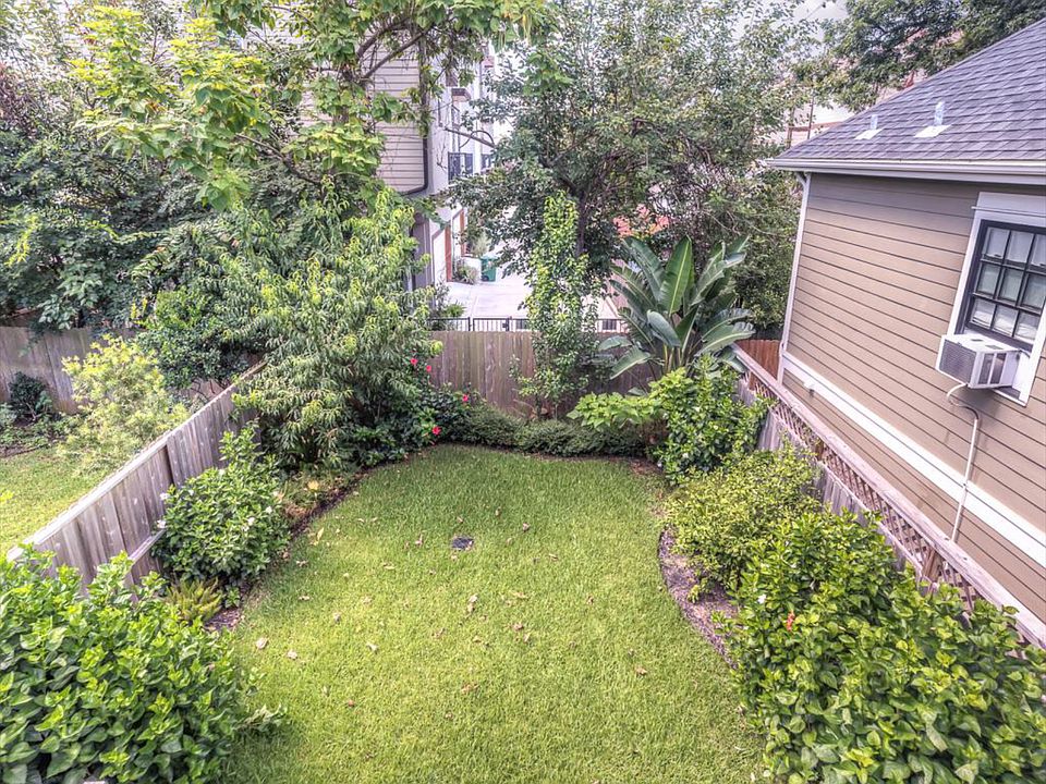 2nd image of 1020 W 22nd St #A