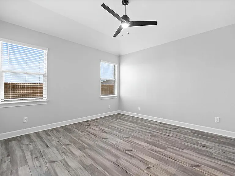 2032 Brentwood Dr — Photo 12