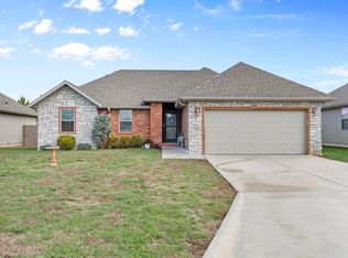 692 N Rockingham Avenue, Nixa, MO 65714