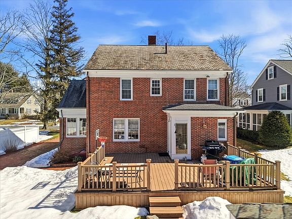 4th image of 115 Davenport St