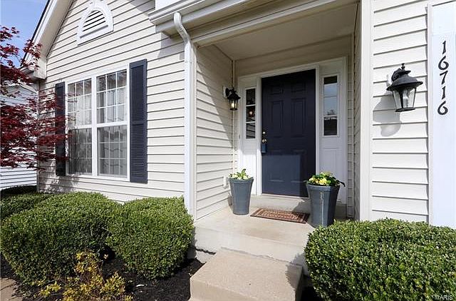 1st image of 16716 Hickory Crest Dr