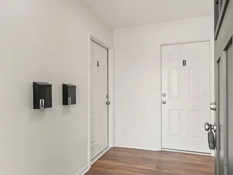 753 W Washington St #A — Photo 4