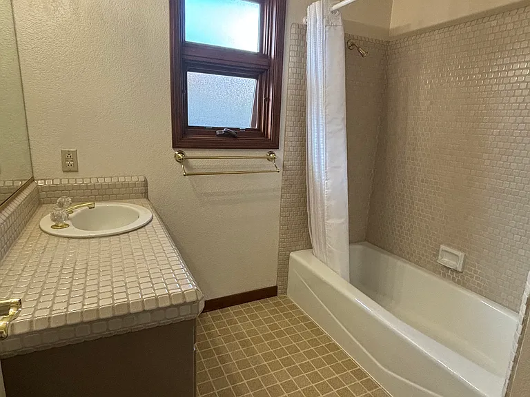 Shared bath