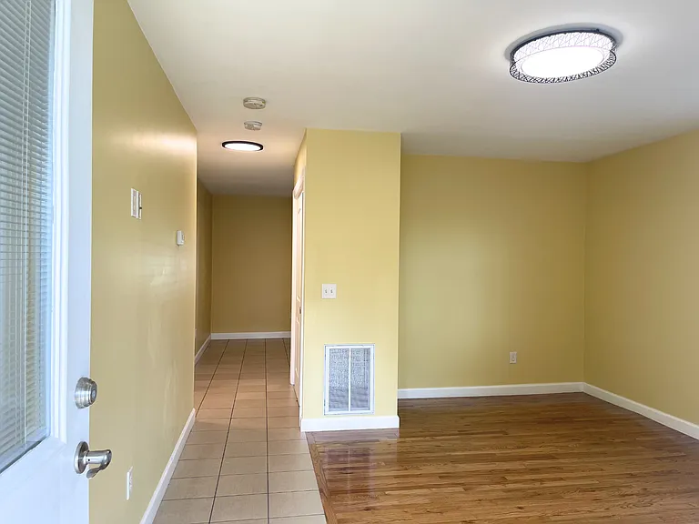 17 Proctor St #1 — Photo 7