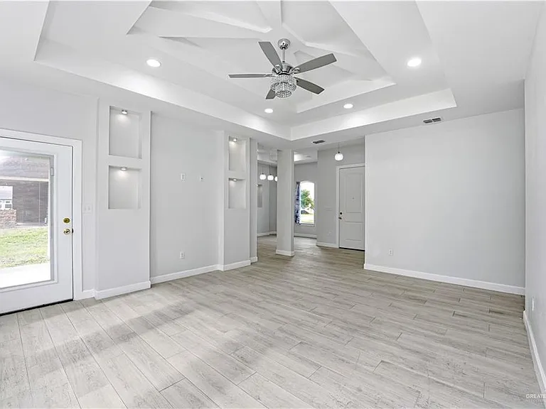 1212 Esperanza St — Photo 7