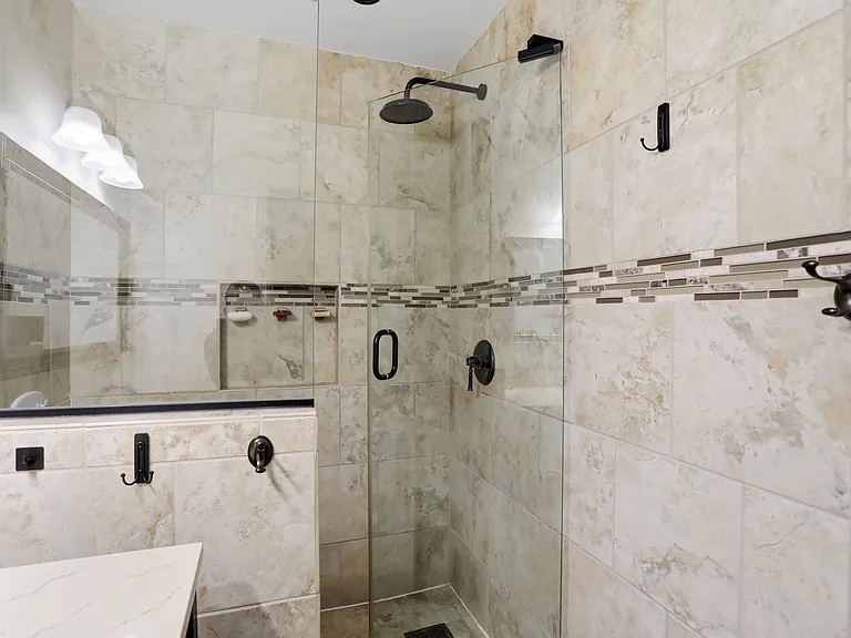 512 Lexington Blvd — Photo 43