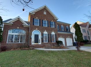 18395 Rim Rock Cir, Leesburg, VA 20176