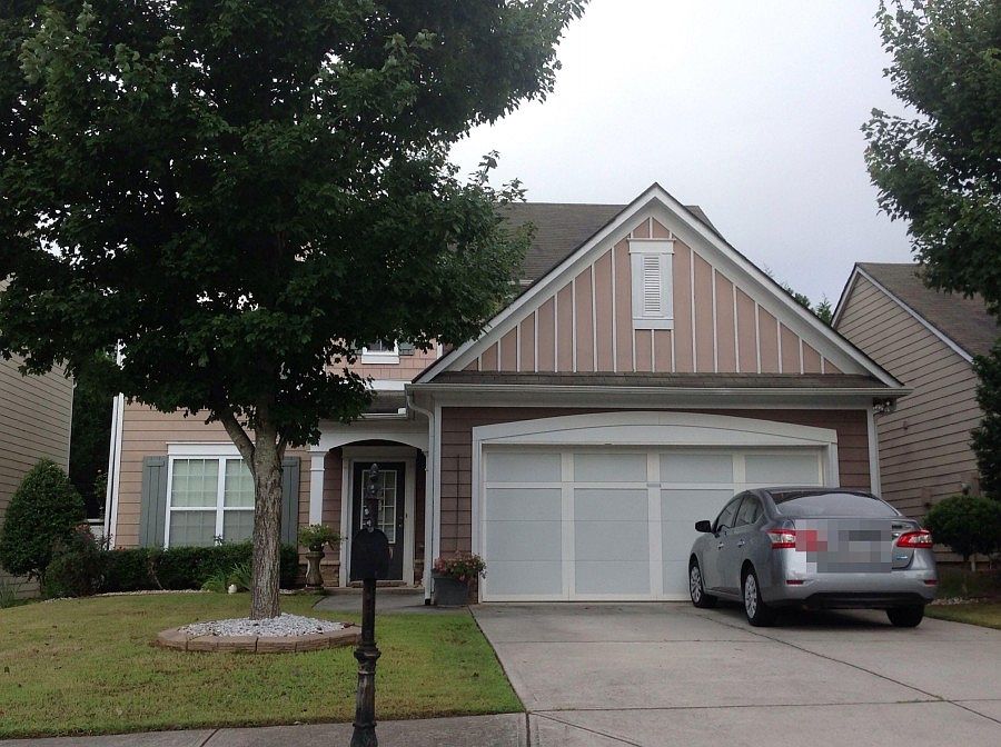 1st image of 75 Laurelton Cir